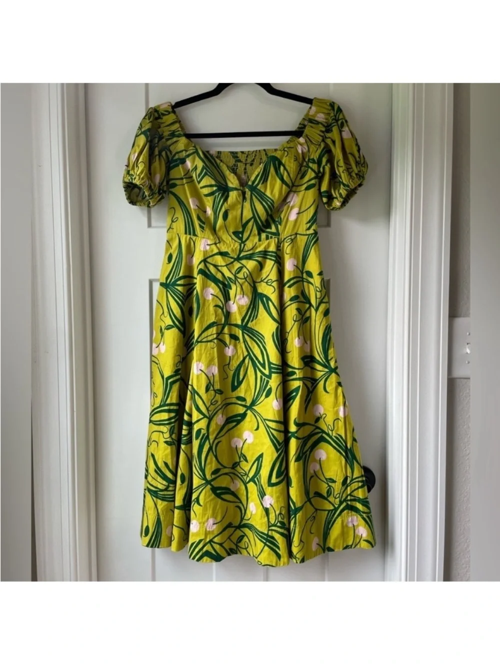 Maeve Puff-Sleeve Sweetheart Dress in Cherry Chartreuse‎ - Picture 2 of 14
